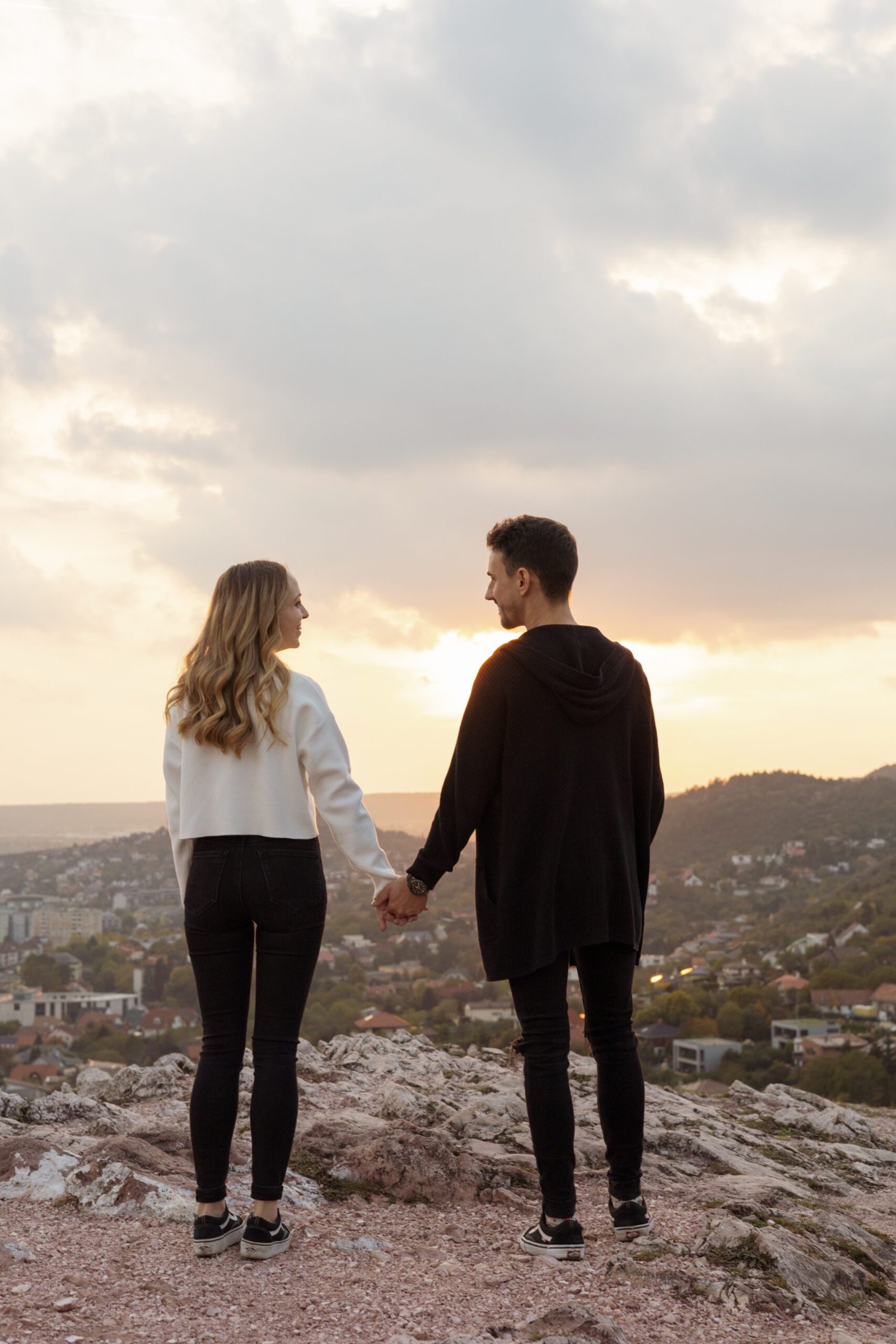 Dorina Bögre Couple Photoshoot and Engagement Photographer